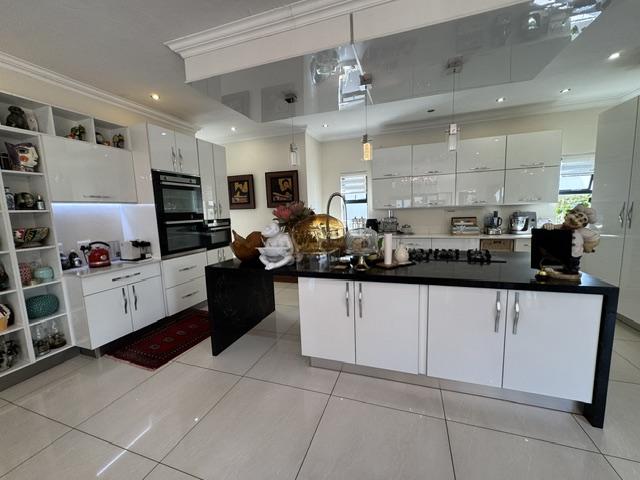 5 Bedroom Property for Sale in Midstream Ridge Gauteng