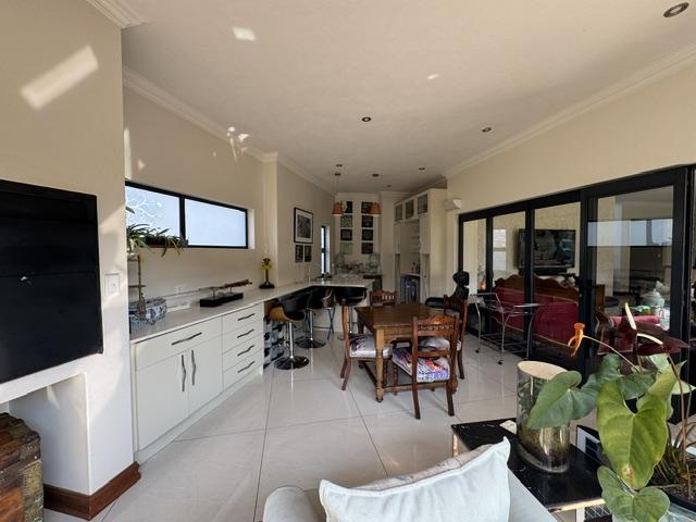 5 Bedroom Property for Sale in Midstream Ridge Gauteng