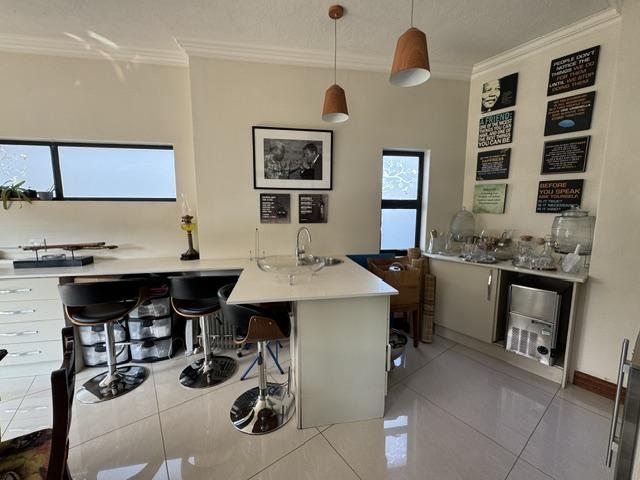 5 Bedroom Property for Sale in Midstream Ridge Gauteng