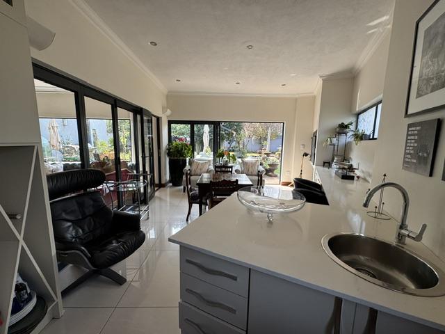 5 Bedroom Property for Sale in Midstream Ridge Gauteng