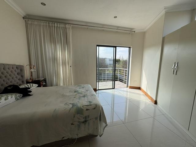 5 Bedroom Property for Sale in Midstream Ridge Gauteng