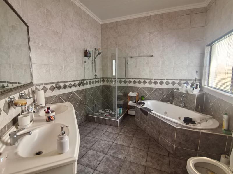 To Let 3 Bedroom Property for Rent in Bedfordview Gauteng