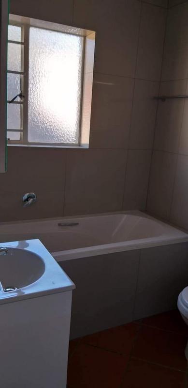 To Let 3 Bedroom Property for Rent in Sandringham Gauteng