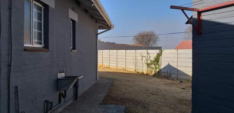 To Let 3 Bedroom Property for Rent in Sandringham Gauteng