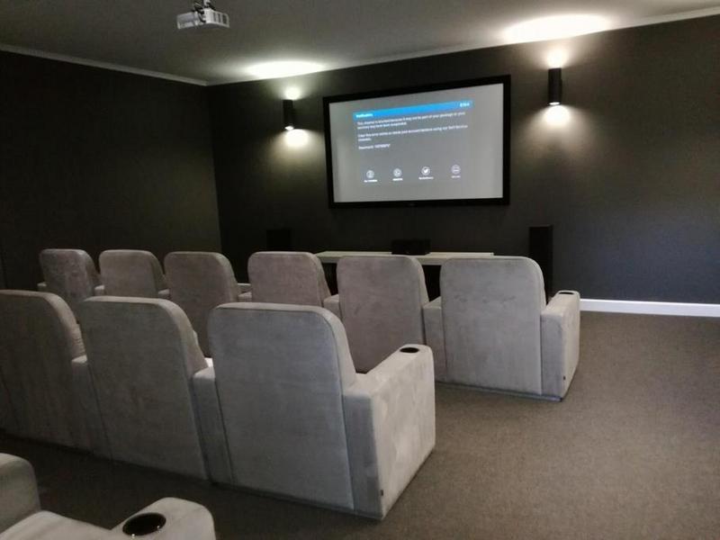 To Let 1 Bedroom Property for Rent in Waterfall Gauteng