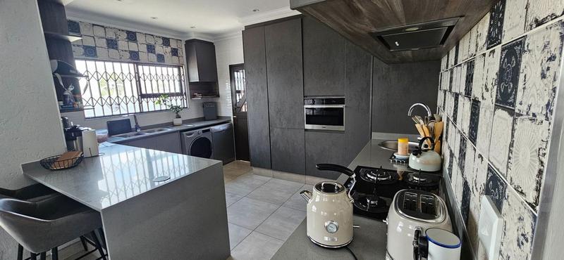 3 Bedroom Property for Sale in Helderwyk Gauteng