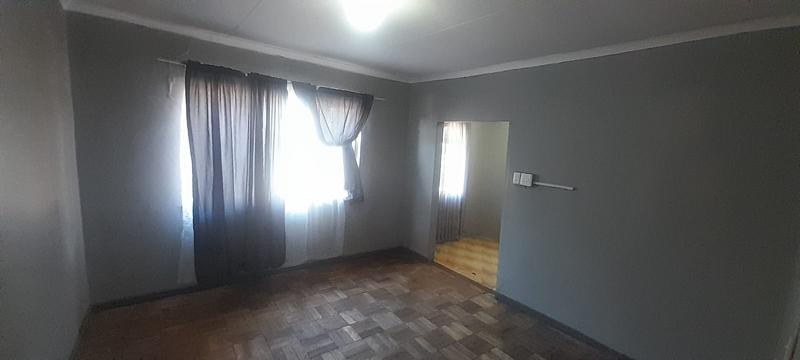 3 Bedroom Property for Sale in Mountain View Gauteng