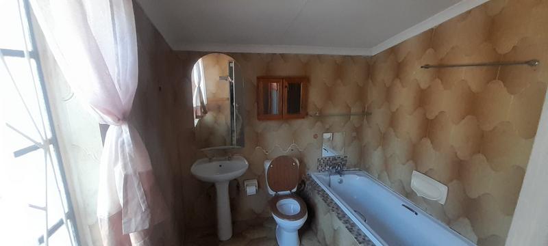 3 Bedroom Property for Sale in Mountain View Gauteng
