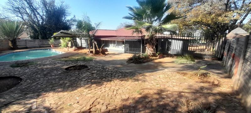 3 Bedroom Property for Sale in Mountain View Gauteng