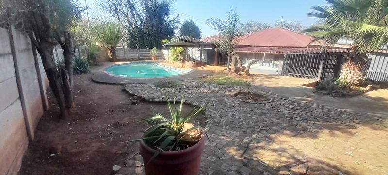 3 Bedroom Property for Sale in Mountain View Gauteng