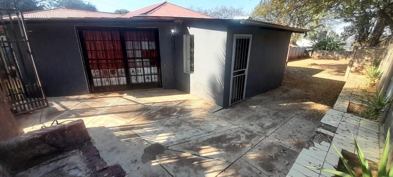3 Bedroom Property for Sale in Mountain View Gauteng