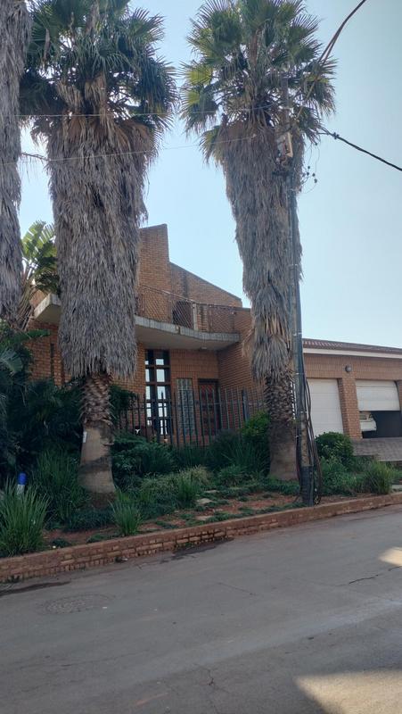 5 Bedroom Property for Sale in Crosby Gauteng