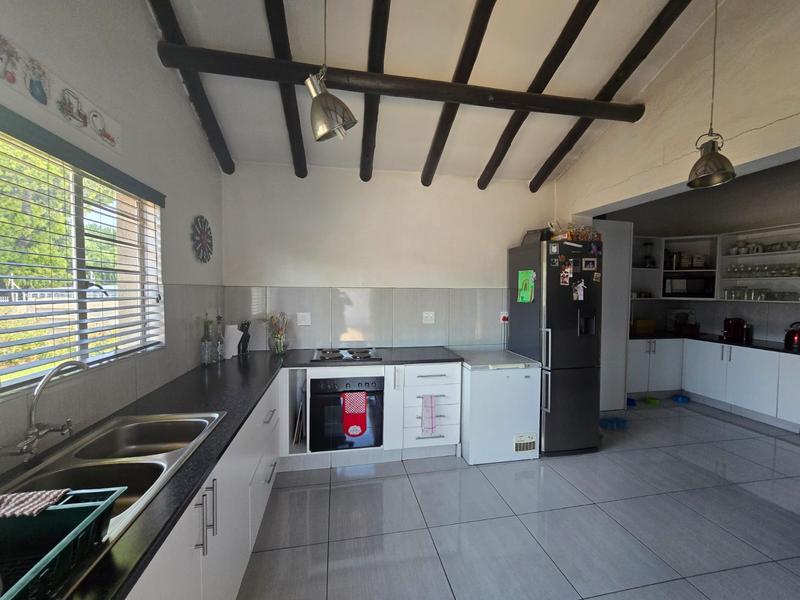 4 Bedroom Property for Sale in Verwoerdpark Gauteng