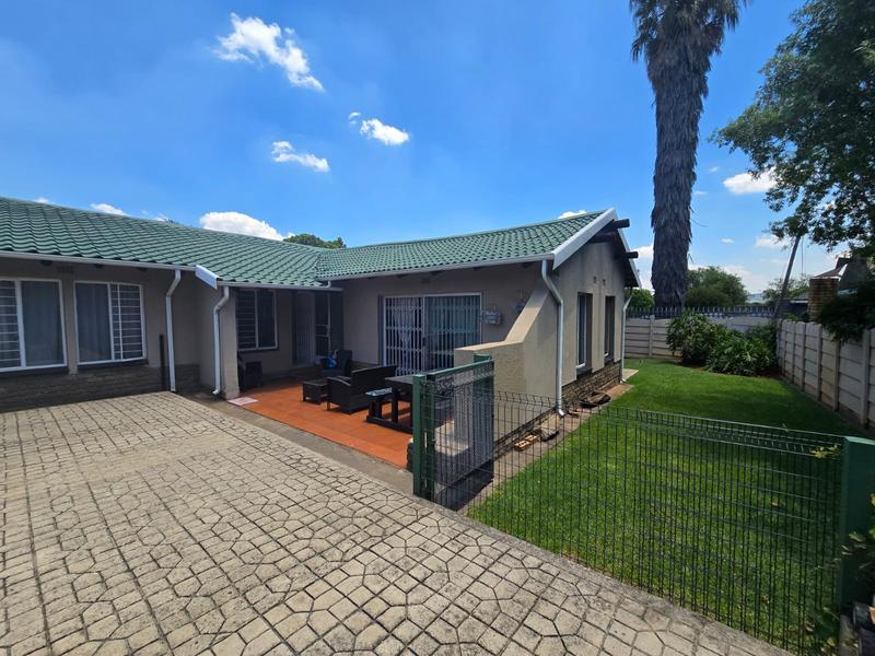 4 Bedroom Property for Sale in Verwoerdpark Gauteng