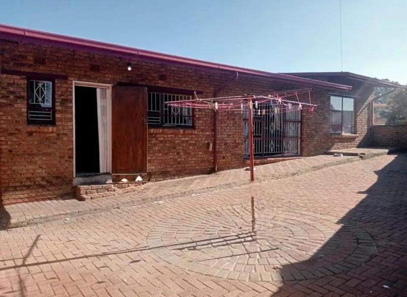 4 Bedroom Property for Sale in Oakdene Gauteng