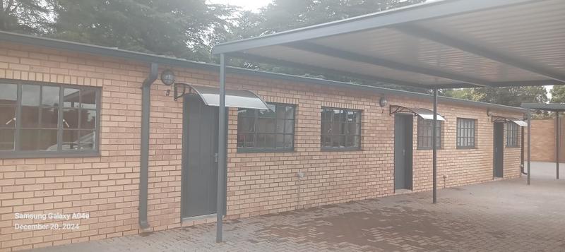 To Let 1 Bedroom Property for Rent in Broadacres Gauteng