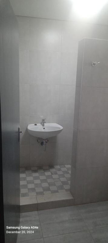 To Let 1 Bedroom Property for Rent in Broadacres Gauteng