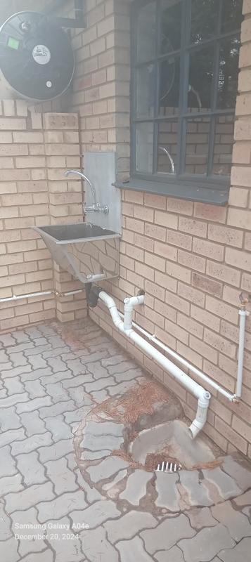 To Let 1 Bedroom Property for Rent in Broadacres Gauteng