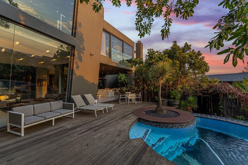 To Let 4 Bedroom Property for Rent in Benmore Gardens Gauteng
