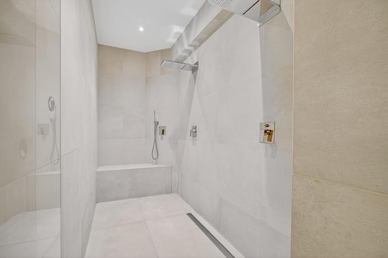 To Let 4 Bedroom Property for Rent in Benmore Gardens Gauteng