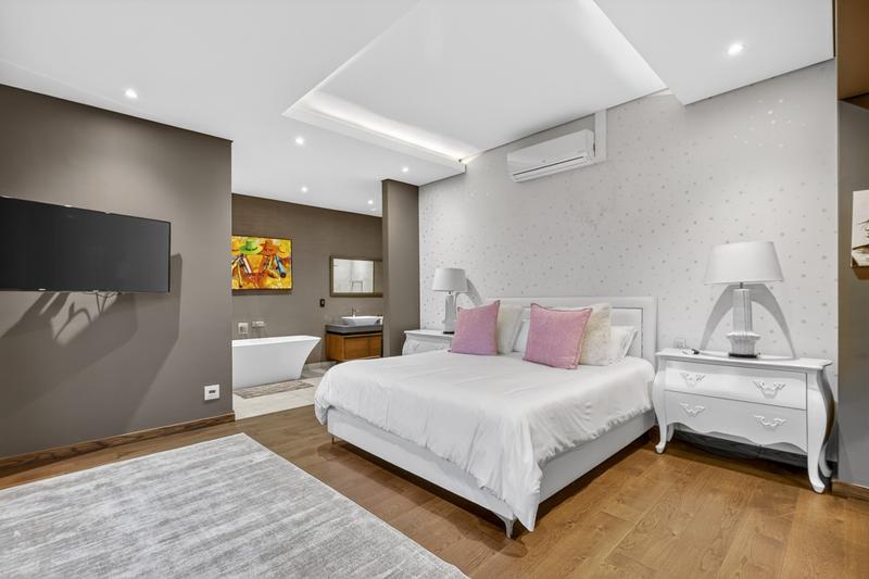 To Let 4 Bedroom Property for Rent in Benmore Gardens Gauteng