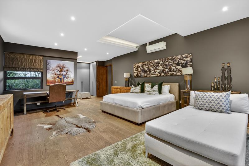 To Let 4 Bedroom Property for Rent in Benmore Gardens Gauteng