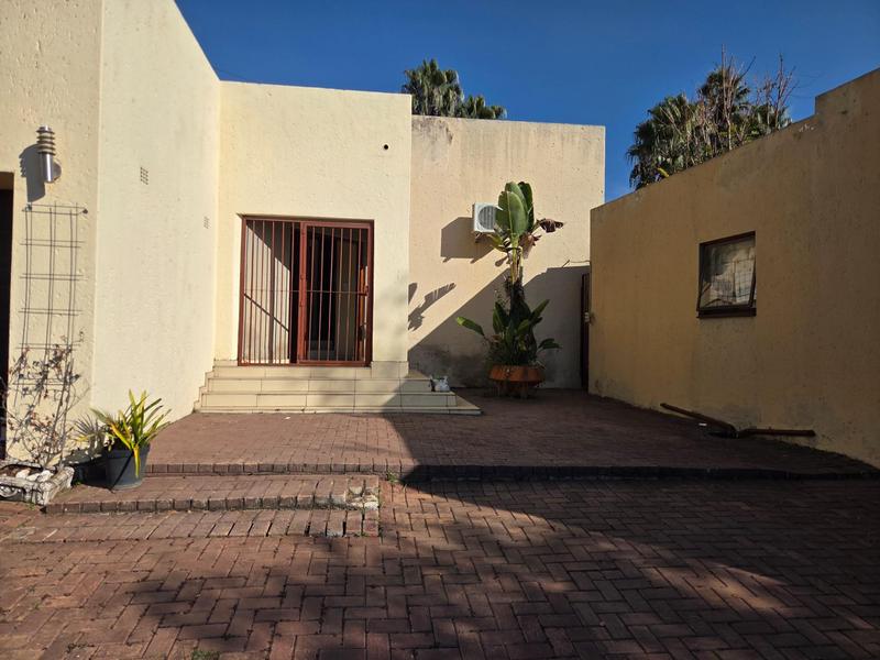 To Let 4 Bedroom Property for Rent in Buccleuch Gauteng