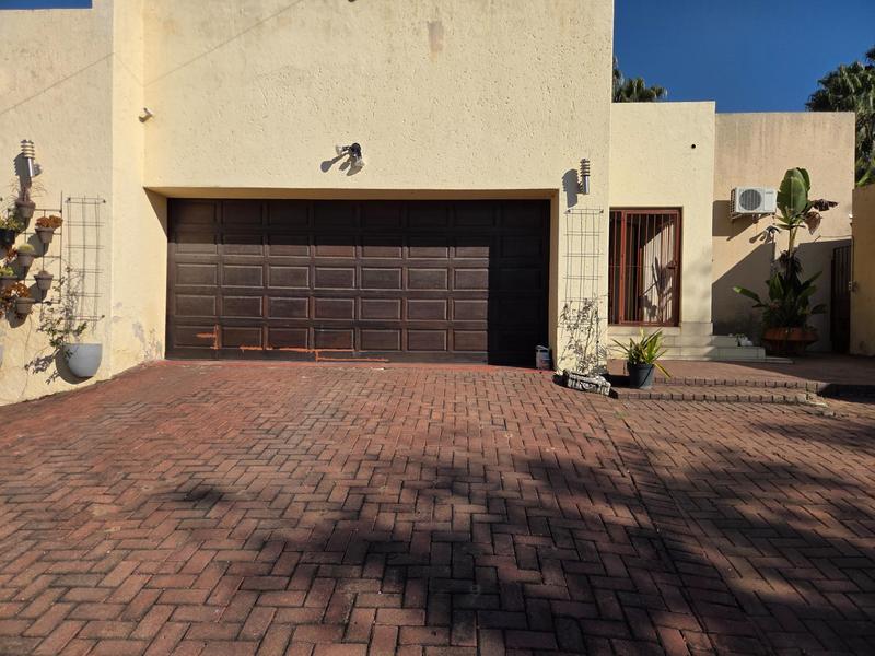 To Let 4 Bedroom Property for Rent in Buccleuch Gauteng