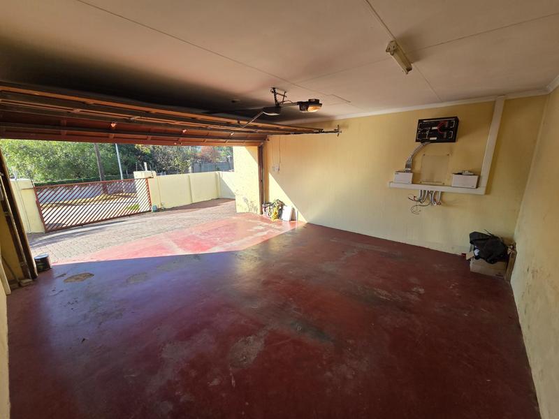 To Let 4 Bedroom Property for Rent in Buccleuch Gauteng