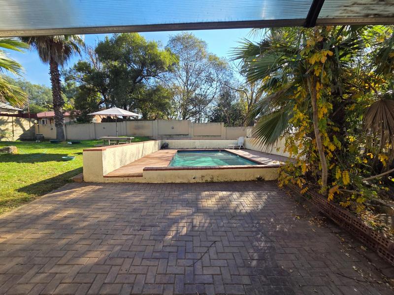 To Let 4 Bedroom Property for Rent in Buccleuch Gauteng