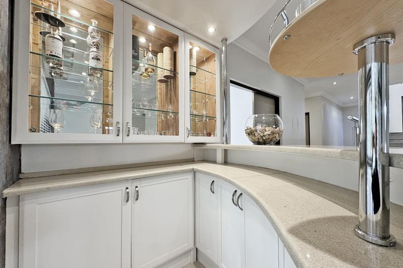 5 Bedroom Property for Sale in Benmore Gardens Gauteng
