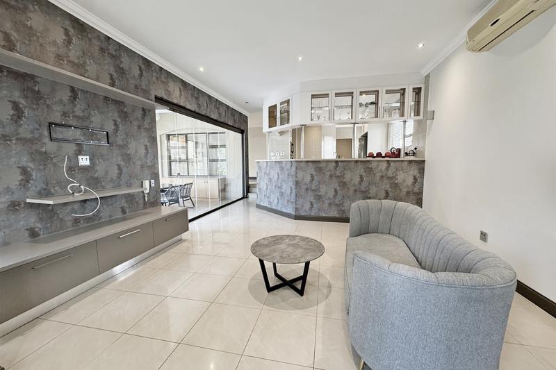 5 Bedroom Property for Sale in Benmore Gardens Gauteng