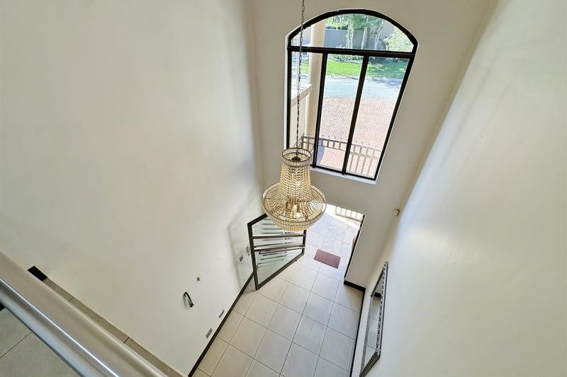 5 Bedroom Property for Sale in Benmore Gardens Gauteng