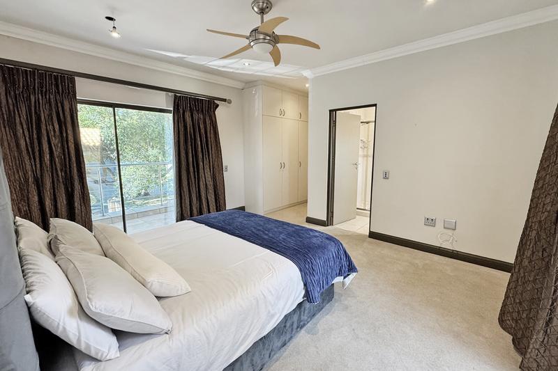 5 Bedroom Property for Sale in Benmore Gardens Gauteng