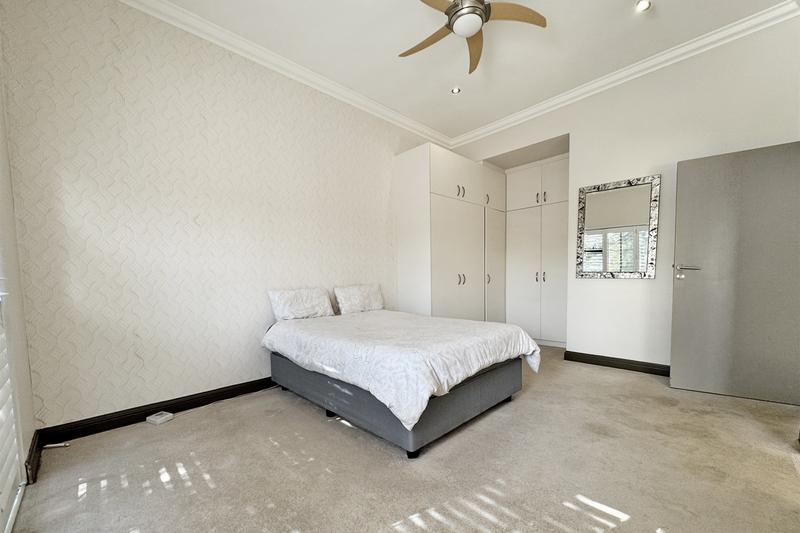 5 Bedroom Property for Sale in Benmore Gardens Gauteng