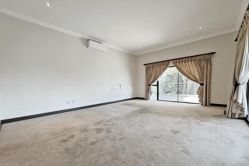 5 Bedroom Property for Sale in Benmore Gardens Gauteng