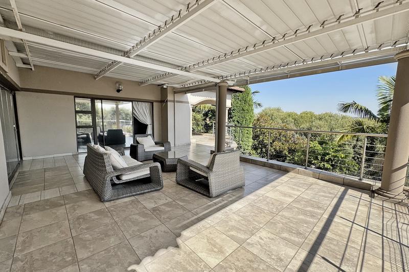 5 Bedroom Property for Sale in Benmore Gardens Gauteng