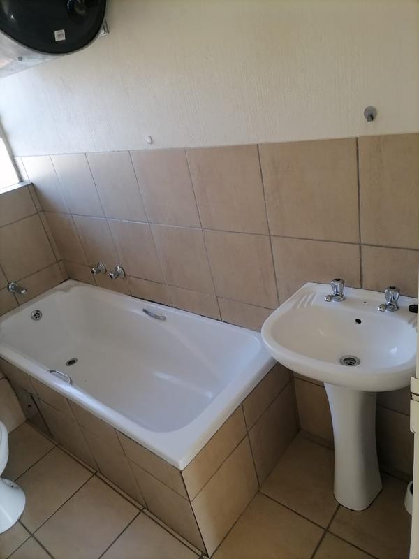 1 Bedroom Property for Sale in Kempton Park Gauteng