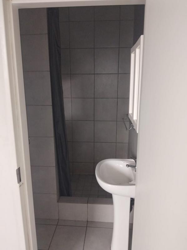 2 Bedroom Property for Sale in Florida Gauteng