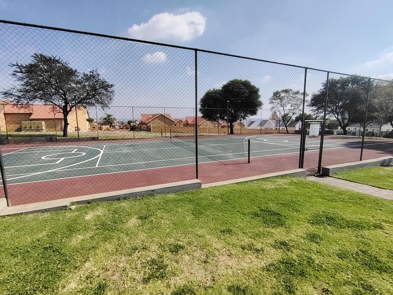 1 Bedroom Property for Sale in Kosmosdal Gauteng