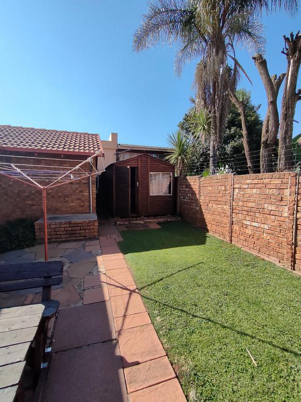 To Let 4 Bedroom Property for Rent in Rooihuiskraal North Gauteng