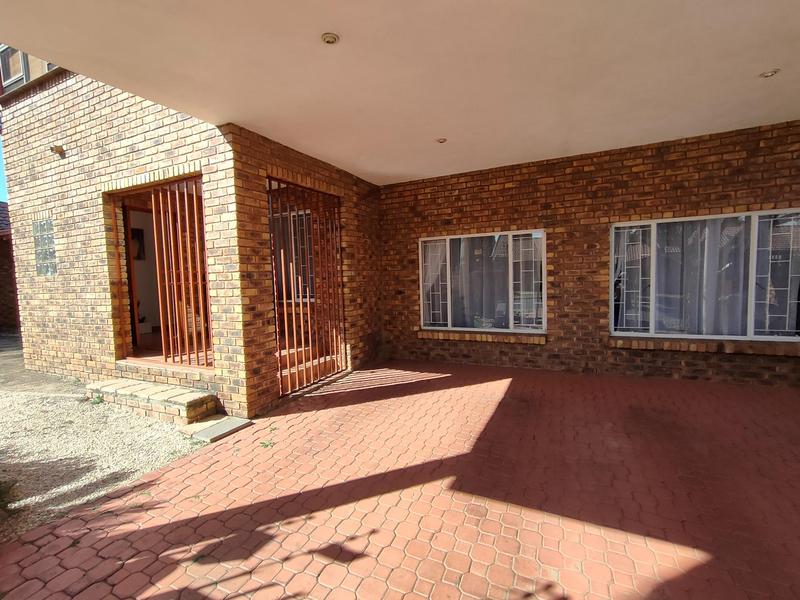 To Let 4 Bedroom Property for Rent in Rooihuiskraal North Gauteng