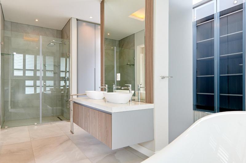 To Let 4 Bedroom Property for Rent in Hyde Park Gauteng