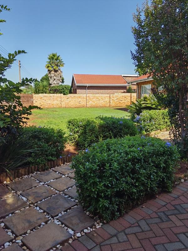 To Let 3 Bedroom Property for Rent in Ennerdale Gauteng