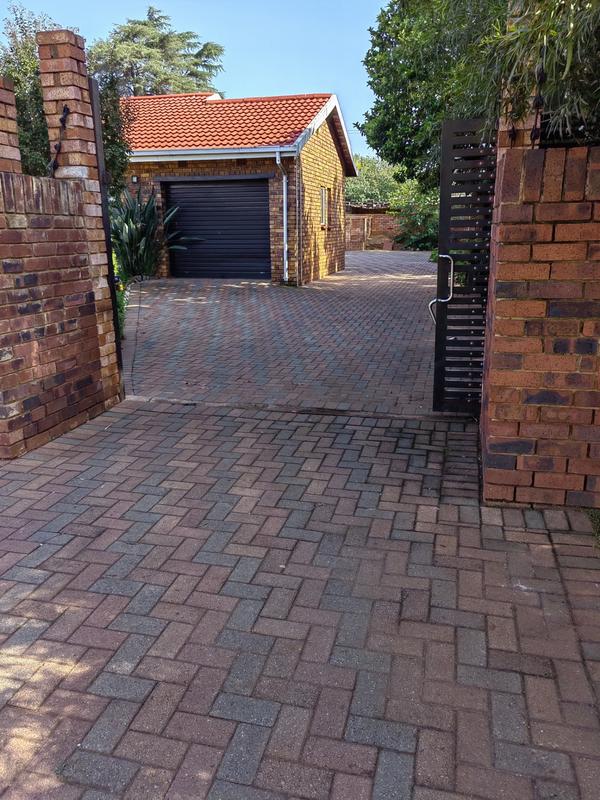 To Let 3 Bedroom Property for Rent in Ennerdale Gauteng