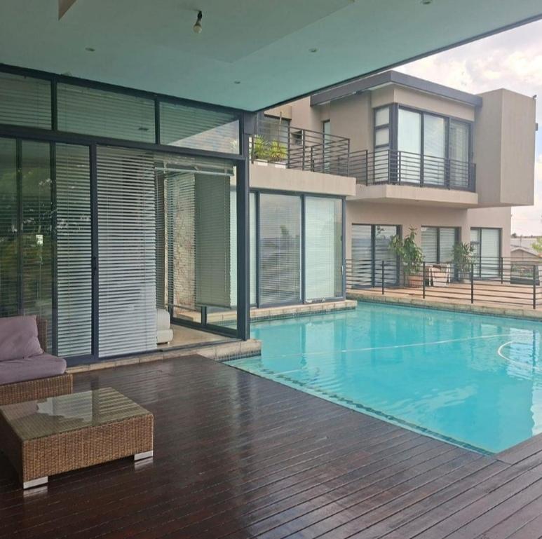 To Let 4 Bedroom Property for Rent in Bedfordview Gauteng