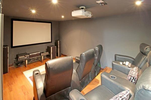 To Let 4 Bedroom Property for Rent in Bedfordview Gauteng