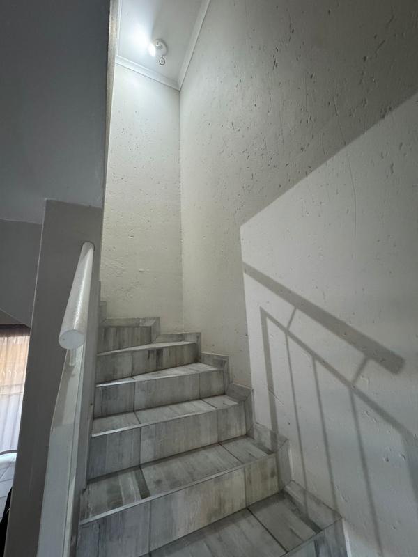 To Let 2 Bedroom Property for Rent in Greenstone Hill Gauteng