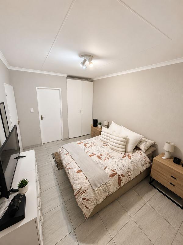 To Let 2 Bedroom Property for Rent in Greenstone Hill Gauteng