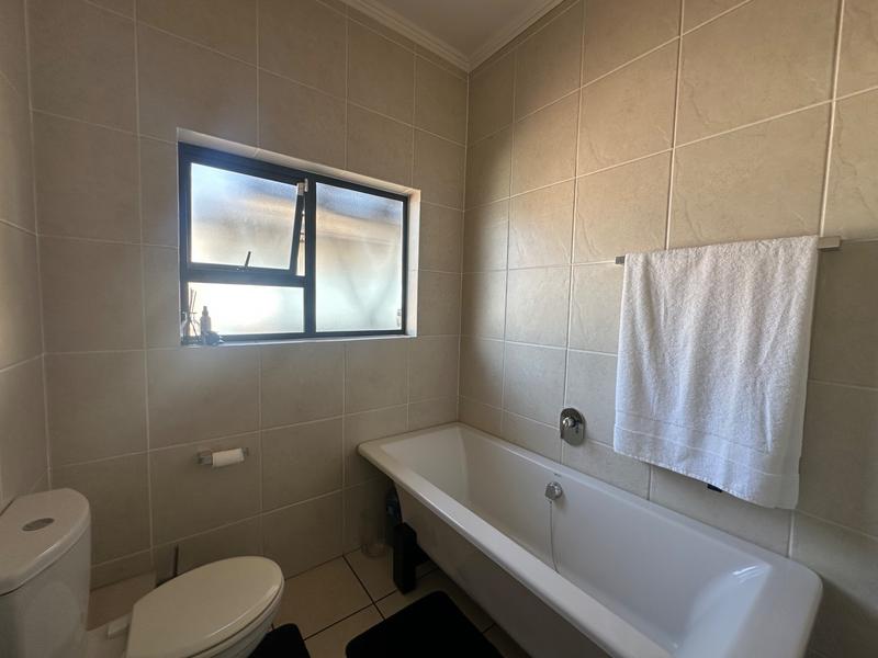 2 Bedroom Property for Sale in Greenstone Hill Gauteng